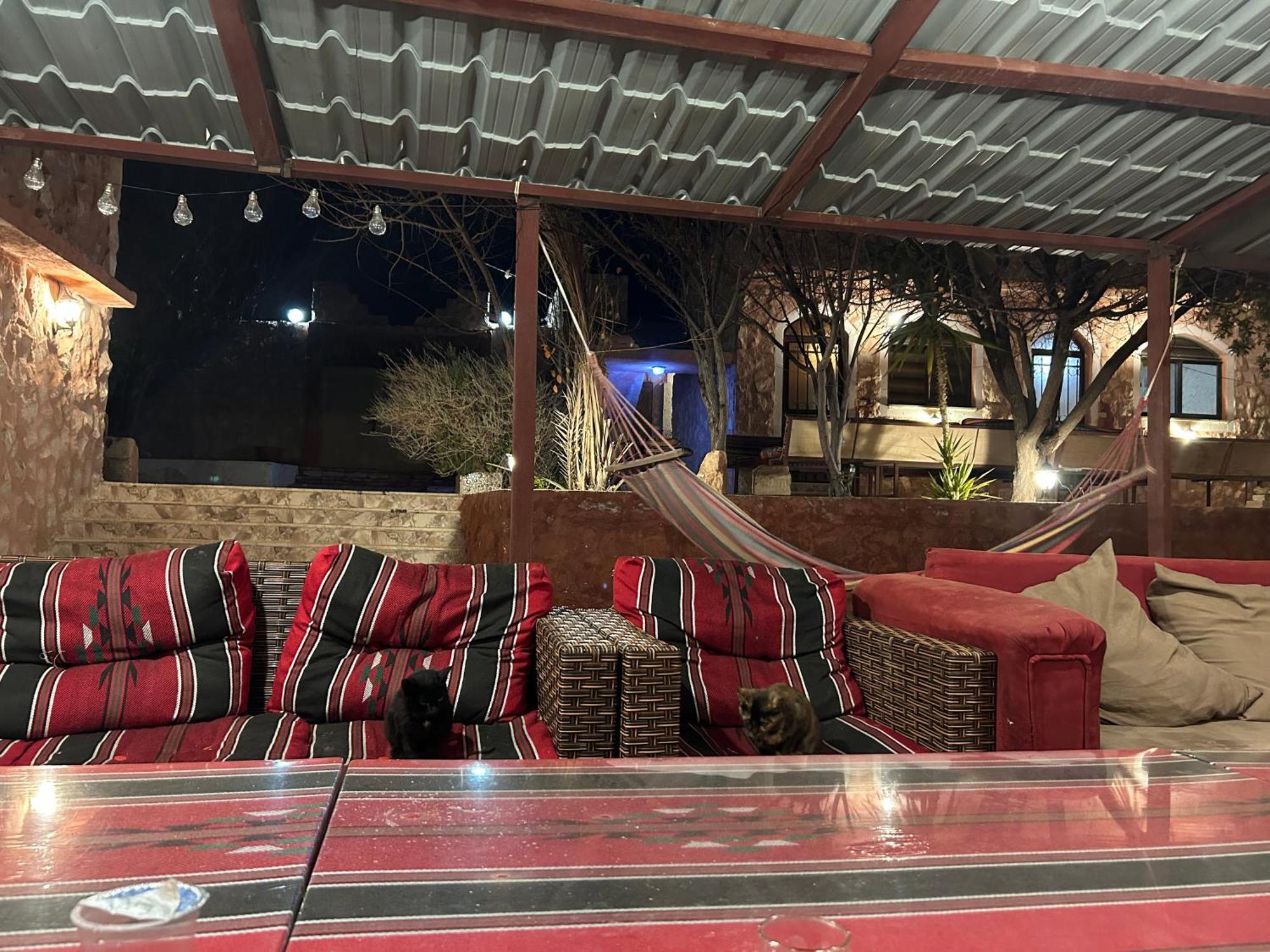 Guest House Attallah Wadi Musa Ngoại thất bức ảnh